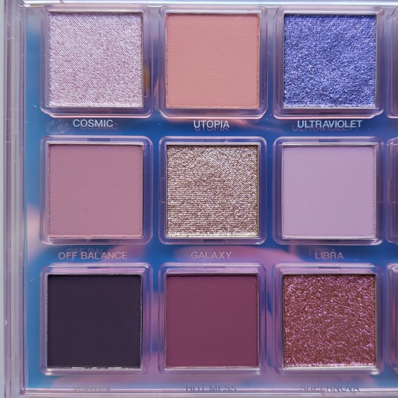 Huda Beauty Eyeshadow Palette - Picture 9 of 13